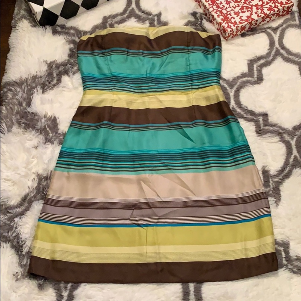 Adorable Strapless Banana Republic Dress